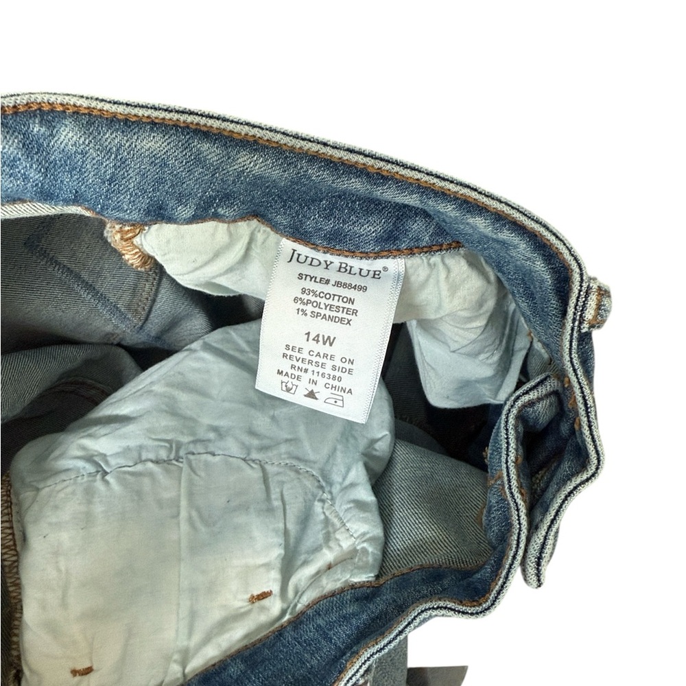 Judy Blue Boyfriend Fit High Waist Cuff Patch Size 14W - Picture 9 of 10